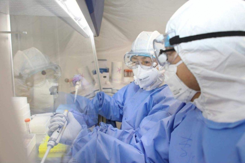 美国拟恢复已接种疫苗人群的室内“口罩令”